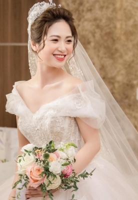 Trang điểm cô dâu